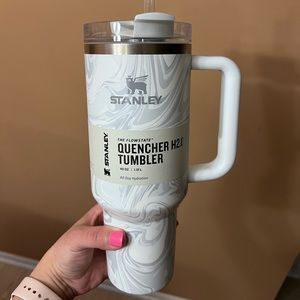 Stanley 40oz brand new with tags never used smoke free and pet free home